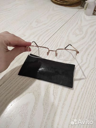 Очки с диоптриями -2