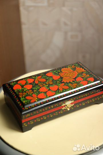 Шкатулка для украшений из дерева