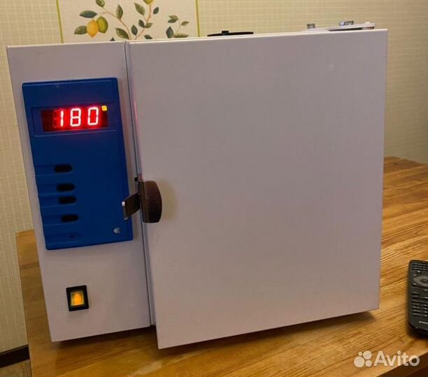 Стерилизатор для маникюрных инструментов