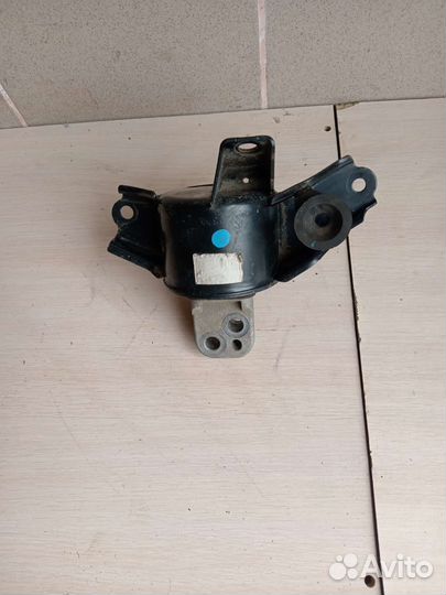 Подушка двс верхний кпп на киа сид 2011г