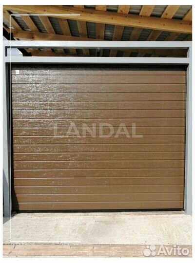 Секционные ворота