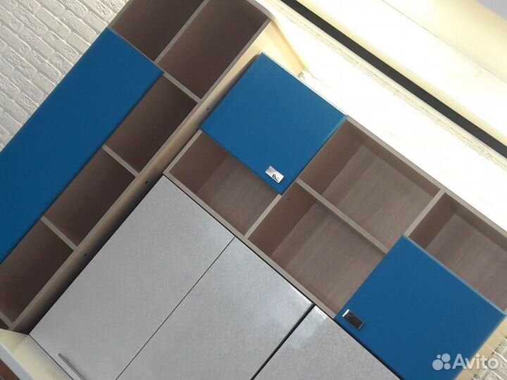 Полка настенная навесная новая