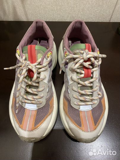 Кроссовки zara