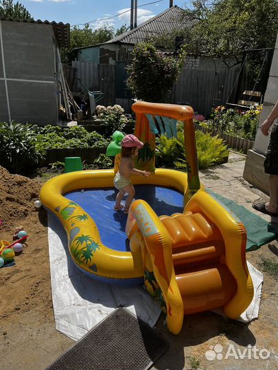 Надувной Игровой центр intex (бассейн детский)