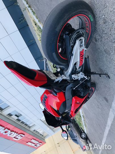 Honda cbr 1000 rr fireblade