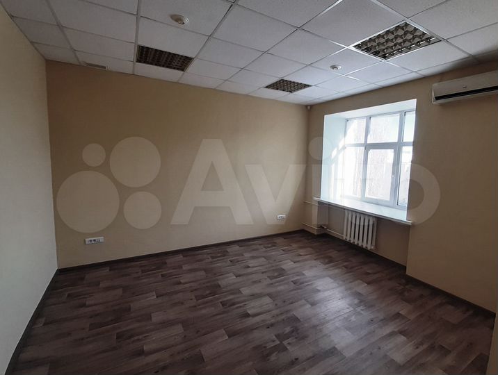 Офисы на Мира 19: 20 м² + 10,5 м² + 10,5 м²