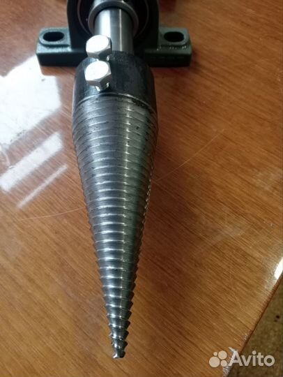 Винтовой дровокол