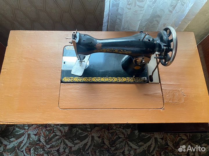 Швейная машинка пмз им. Калинина чугунная станина