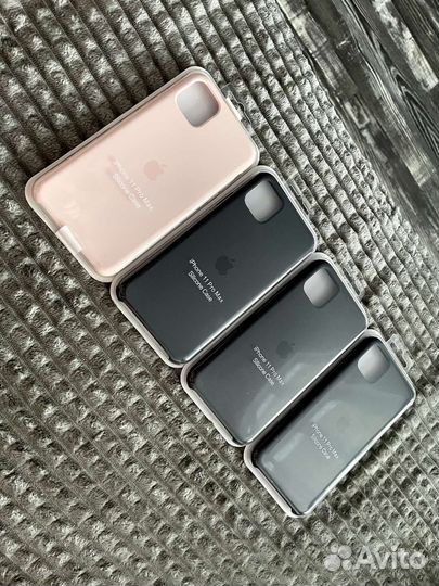 Оригинальный чехол на iPhone