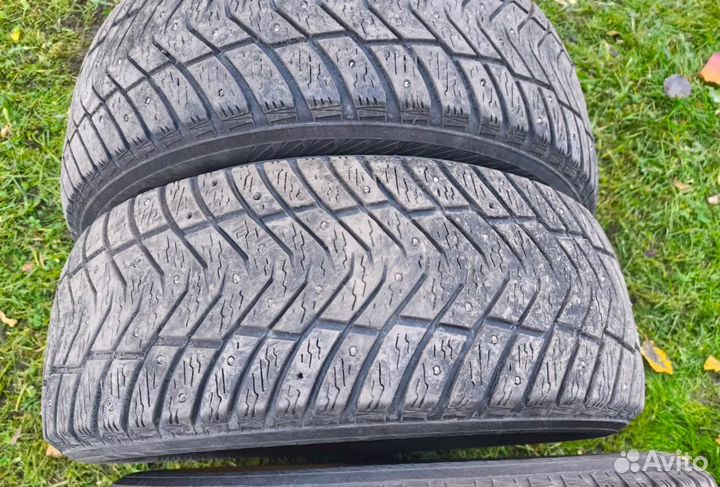 Yokohama Ice Guard IG65 215/55 R17 98T