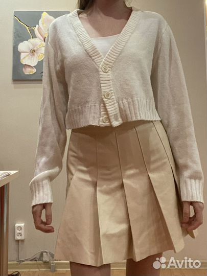 Юбка кожанная и кофта белая