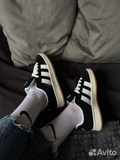 Adidas campus black sneakers