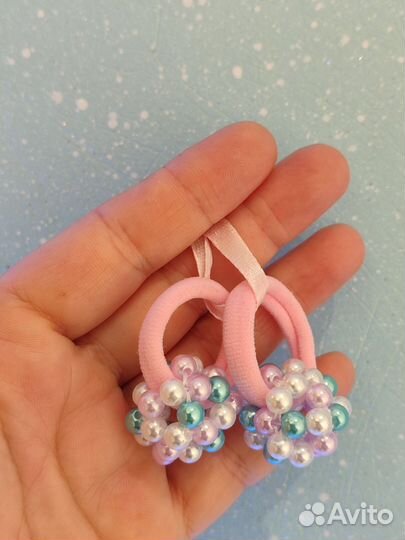 Резинка для волос с бусинами