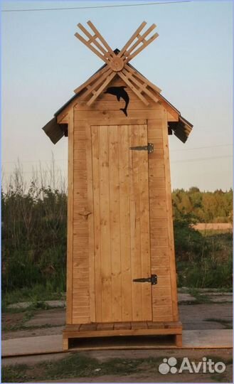 Дачный туалет деревянный с установкой IOM