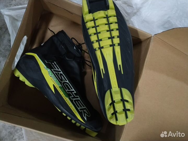 Лыжные классические ботинки Fischer RCS carbon 39