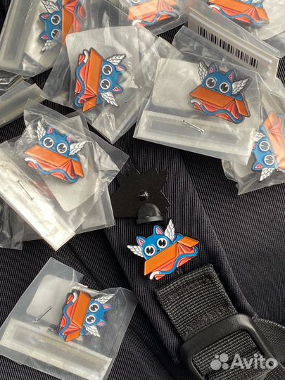 Значок-пин металлический Хэппи. Хвост Феи