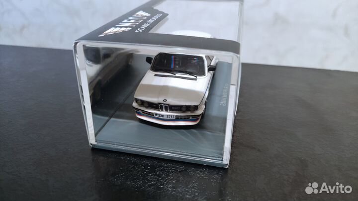 1/43 NEO BMW M535i E12 1978