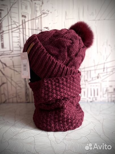 Новый комплект женский с натуральным помпоном