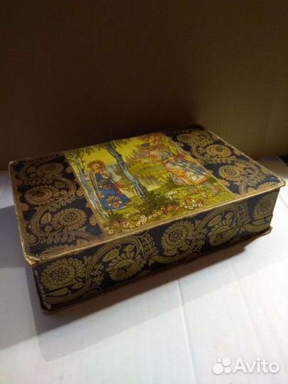 Коробка от парфюмерного набора 