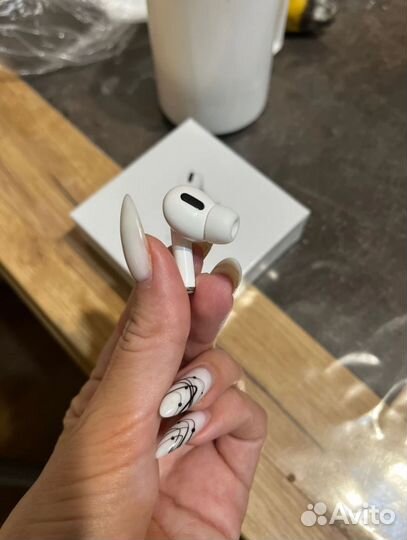 Беспроводные наушники Apple