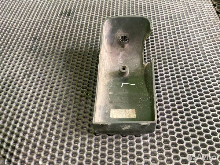 Крышка крепления кронштейна зеркала MAN TGA