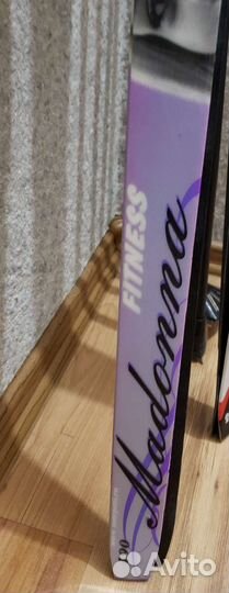 Лыжи, палки и ботинки