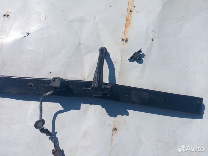 Фаркоп заводской на Мерседес 210