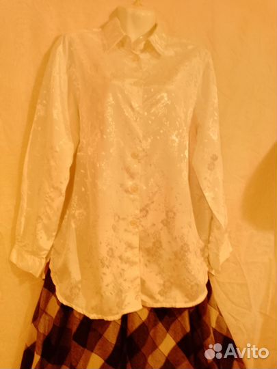 Костюм женский с юбкой и блузки 50-52