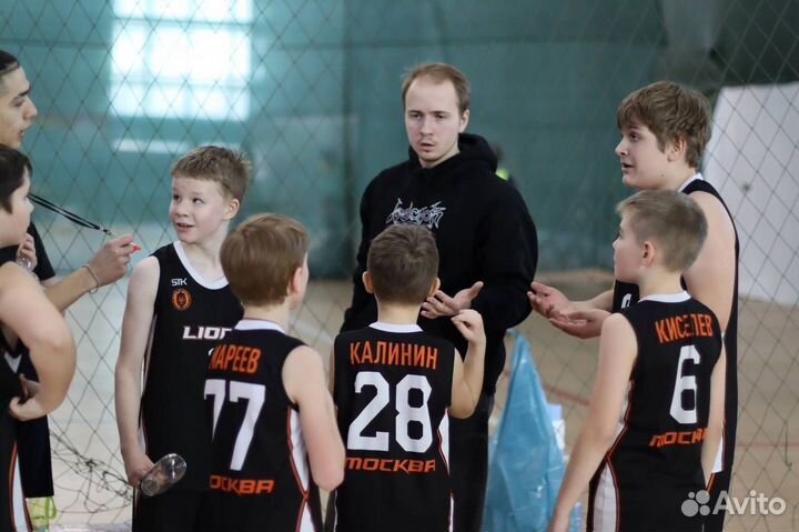 Тренер по баскетболу