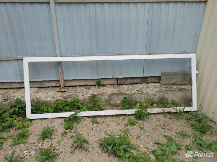 Дверь входная пластиковая со стеклом и рамой