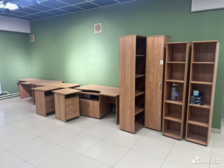 Набор офисной мебели