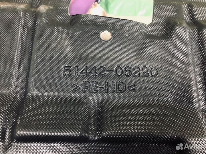 Пыльник моторного отсека левый Camry xv50, 55