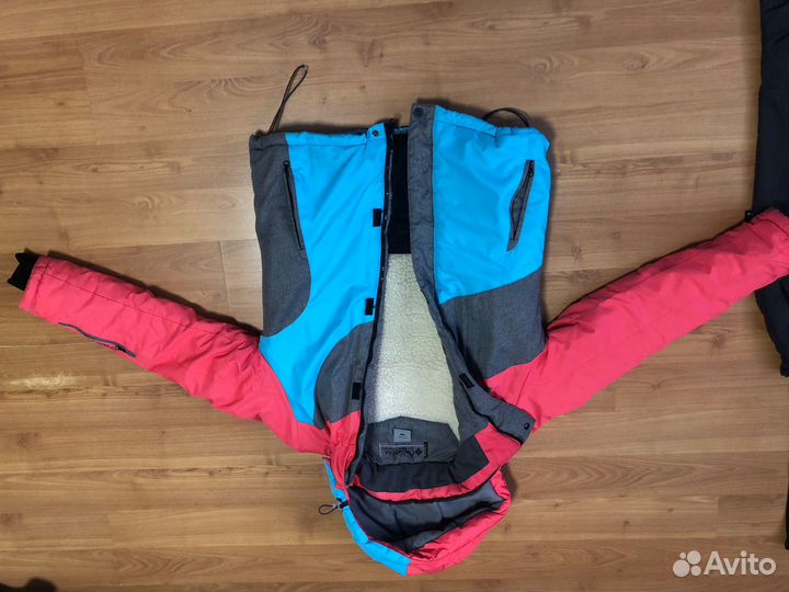 Горнолыжный костюм женский