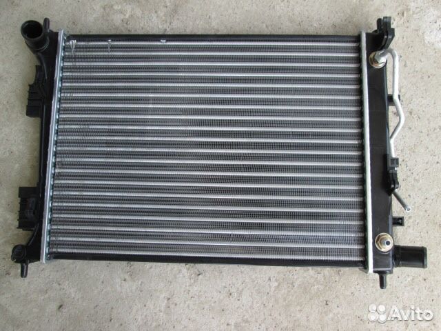 Kia Rio/Hyundai Solaris радиатор охлаждения с МКПП