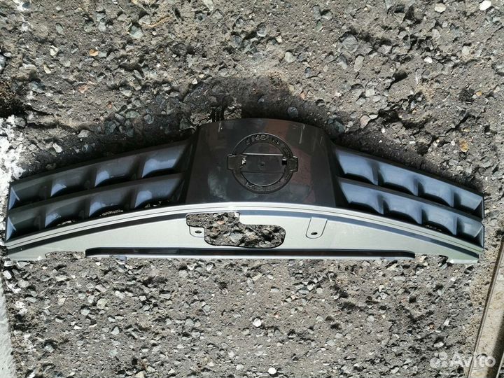 Решетка радиатора Nissan note e11