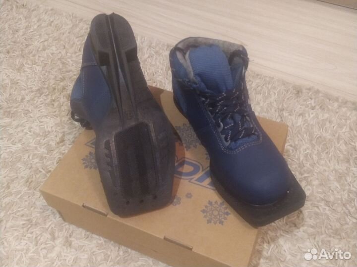 Лыжные ботинки