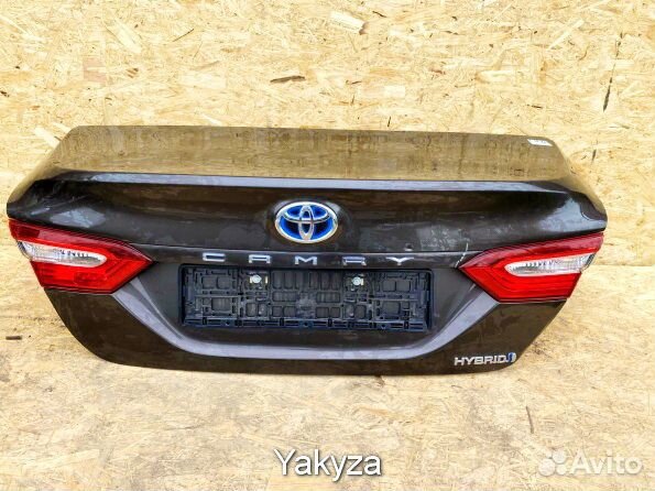 Toyota Camry V70 крышка багажника
