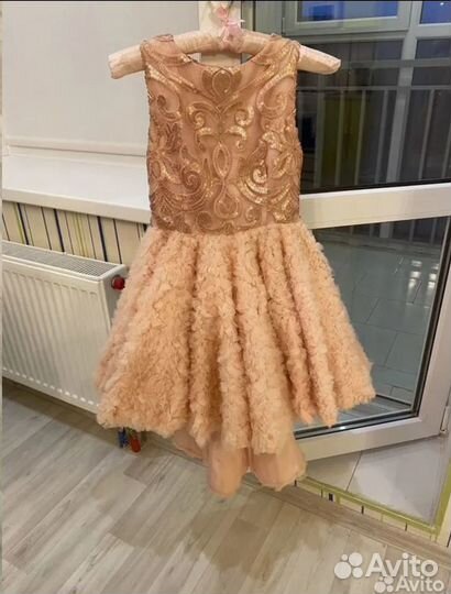 Нарядное праздничное платье 134-140 размер