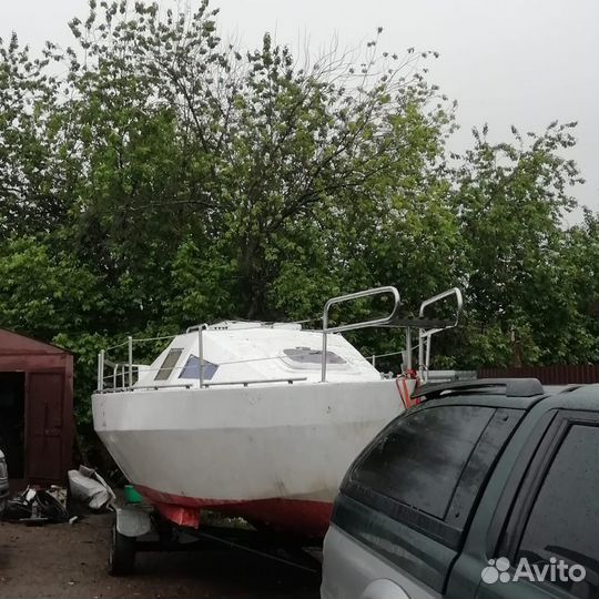Яхта 