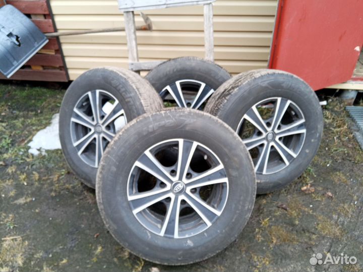 Hankook Dynapro HP2 RA33 225/70 R16