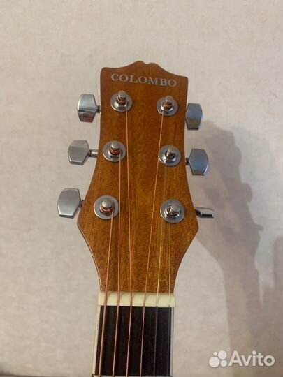 Акустическая гитара