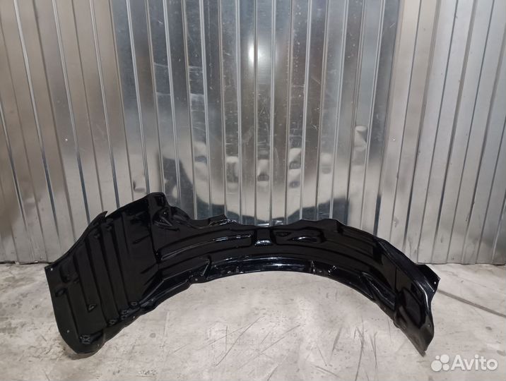 Подкрылок передний правый Митсубиси Лансер 10