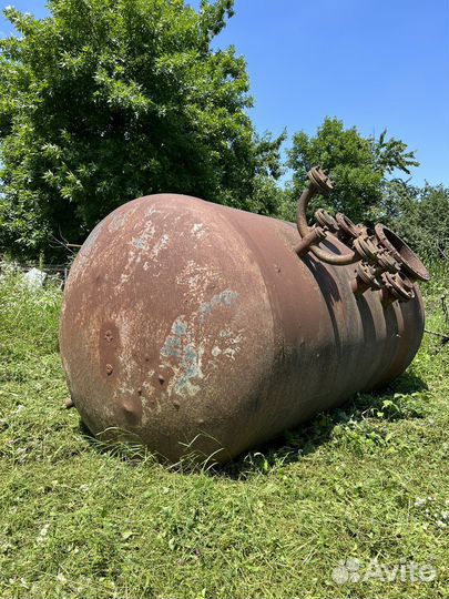 Металлическая емкость