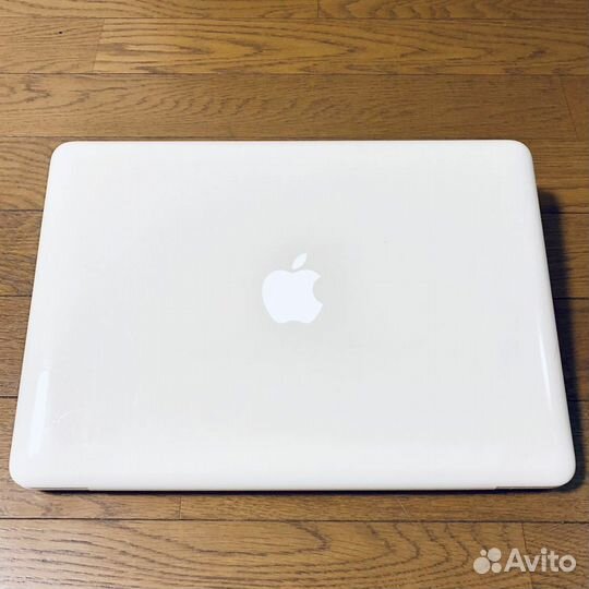 Легендарный беляш Apple MacBook