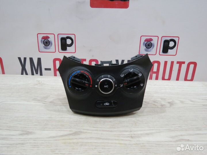 Блок управления отопителем Hyundai Solaris