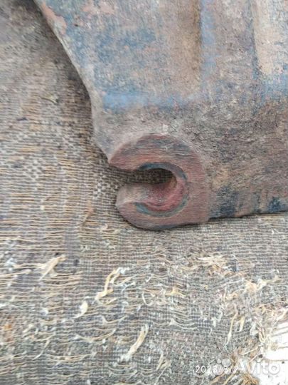 Кронштейн опоры двс Jeep grand Cherokee zj правый