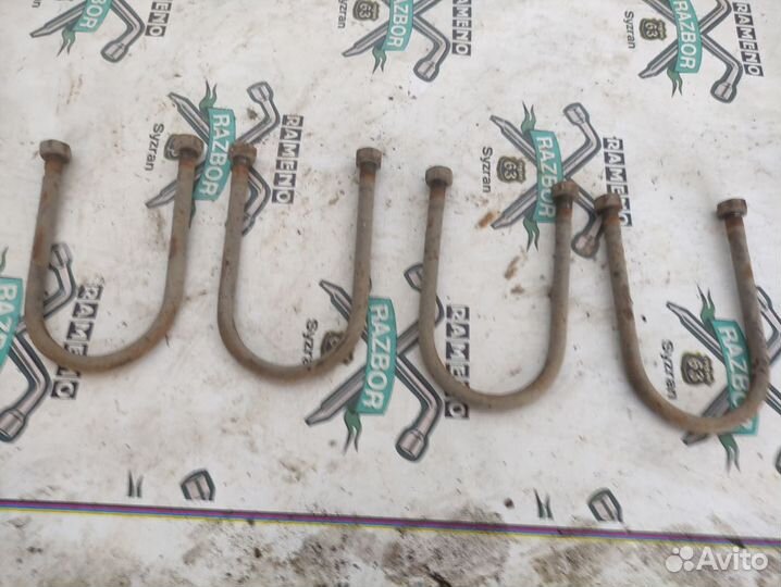 Стремянки заднего моста Nissan Serena C23