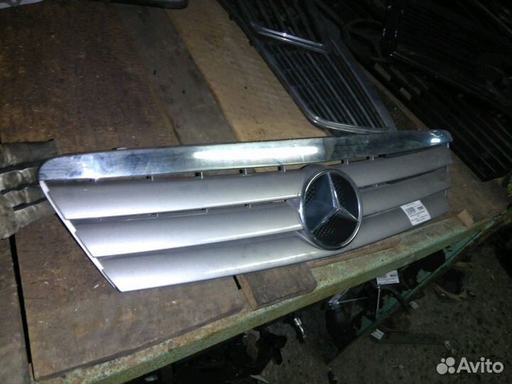 Решетка радиатора Mercedes W168 2000