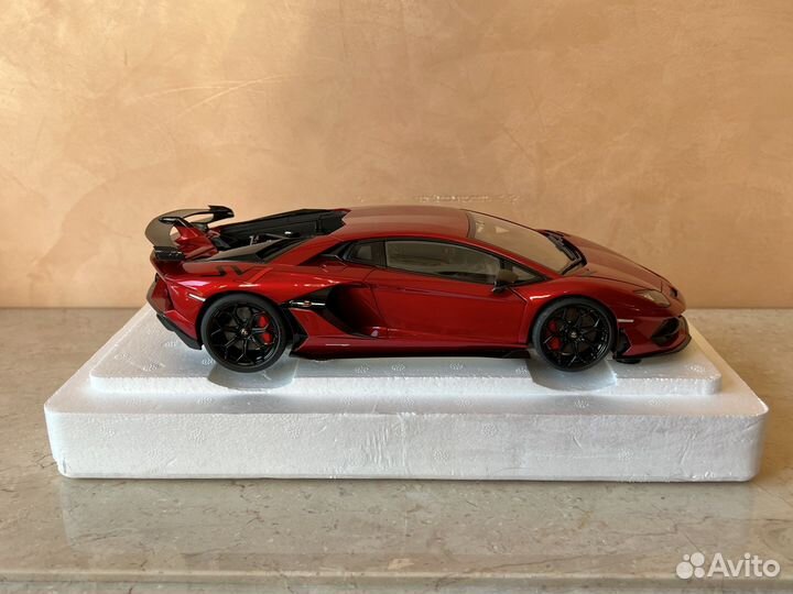 1/18 Autoart Lamborghini Aventador SVJ Red