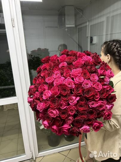 Пионовидные розы букет 51 шт 25 шт, роза эквадор